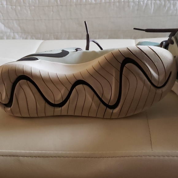 Shoes - Picture 4 of 4